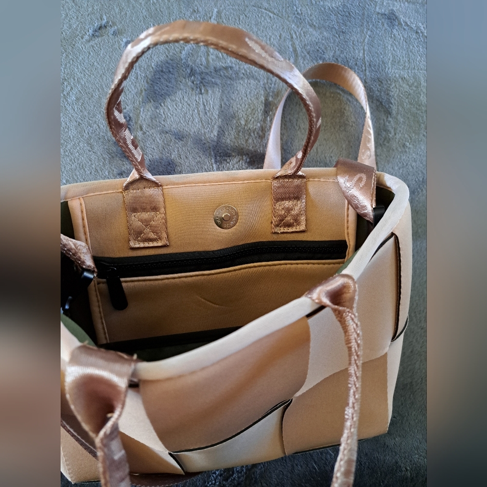 Popups New Tan Woven Bag - Picture 5 of 9